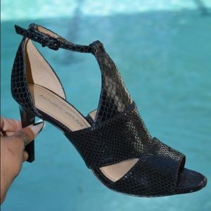 ANTONIO MELANI Black Cut-Out Snakeskin Peep-Toe Dress Heels - US 8